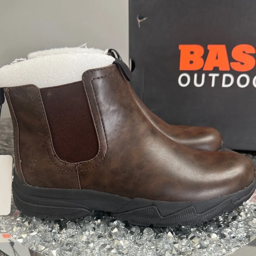 Bass Outdoor men’s field Chelsea Brown Ankle Boots NEW 9